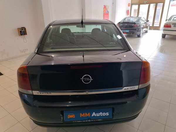 Opel Vectra C 2.2 DTI 16V Confort - Imagen 12