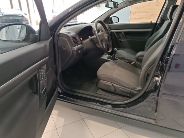 Opel Vectra C 2.2 DTI 16V Confort - Imagen 8