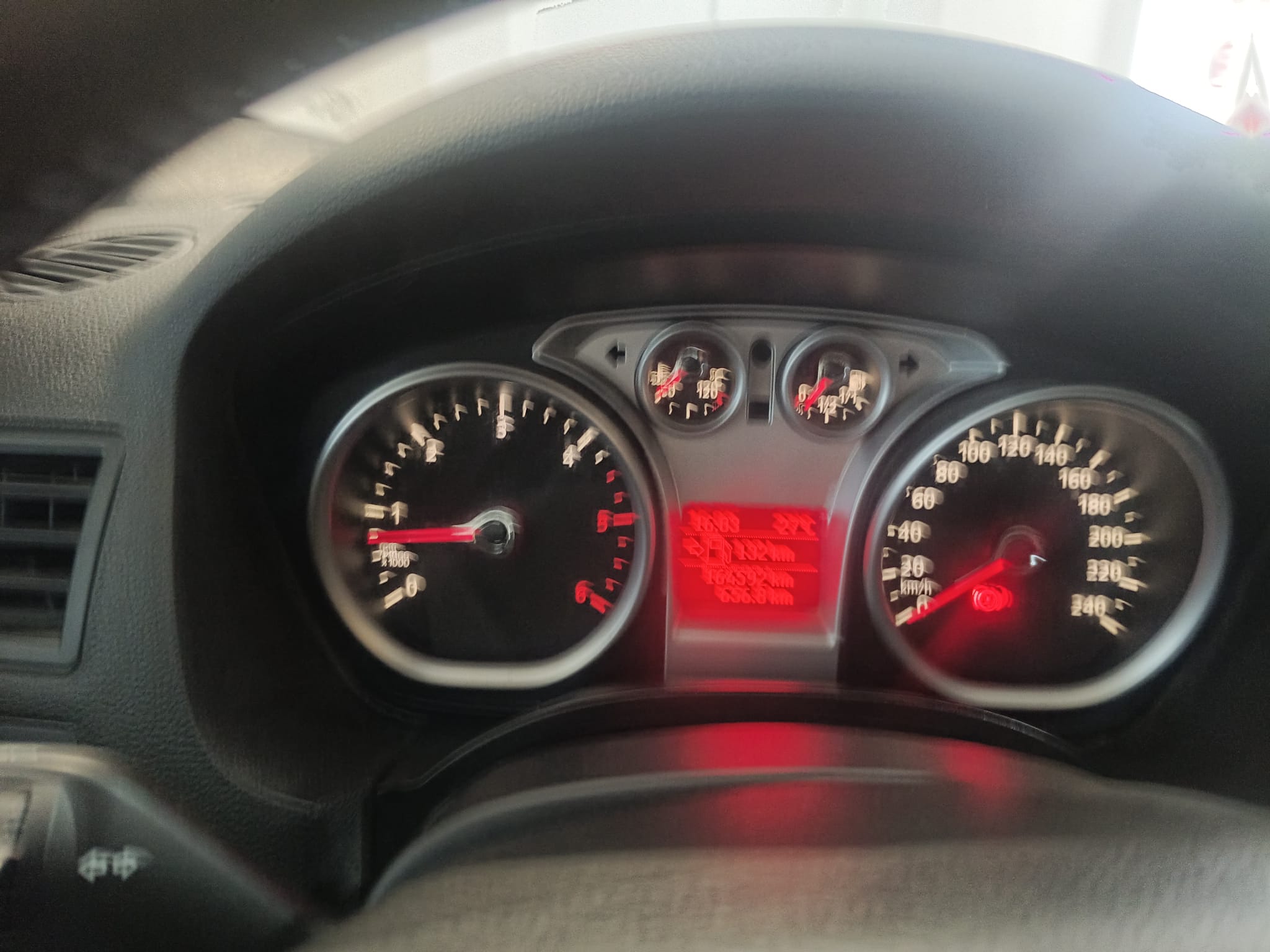 Ford Kuga 2.0 TDCI 2WD Trend - Imagen 10
