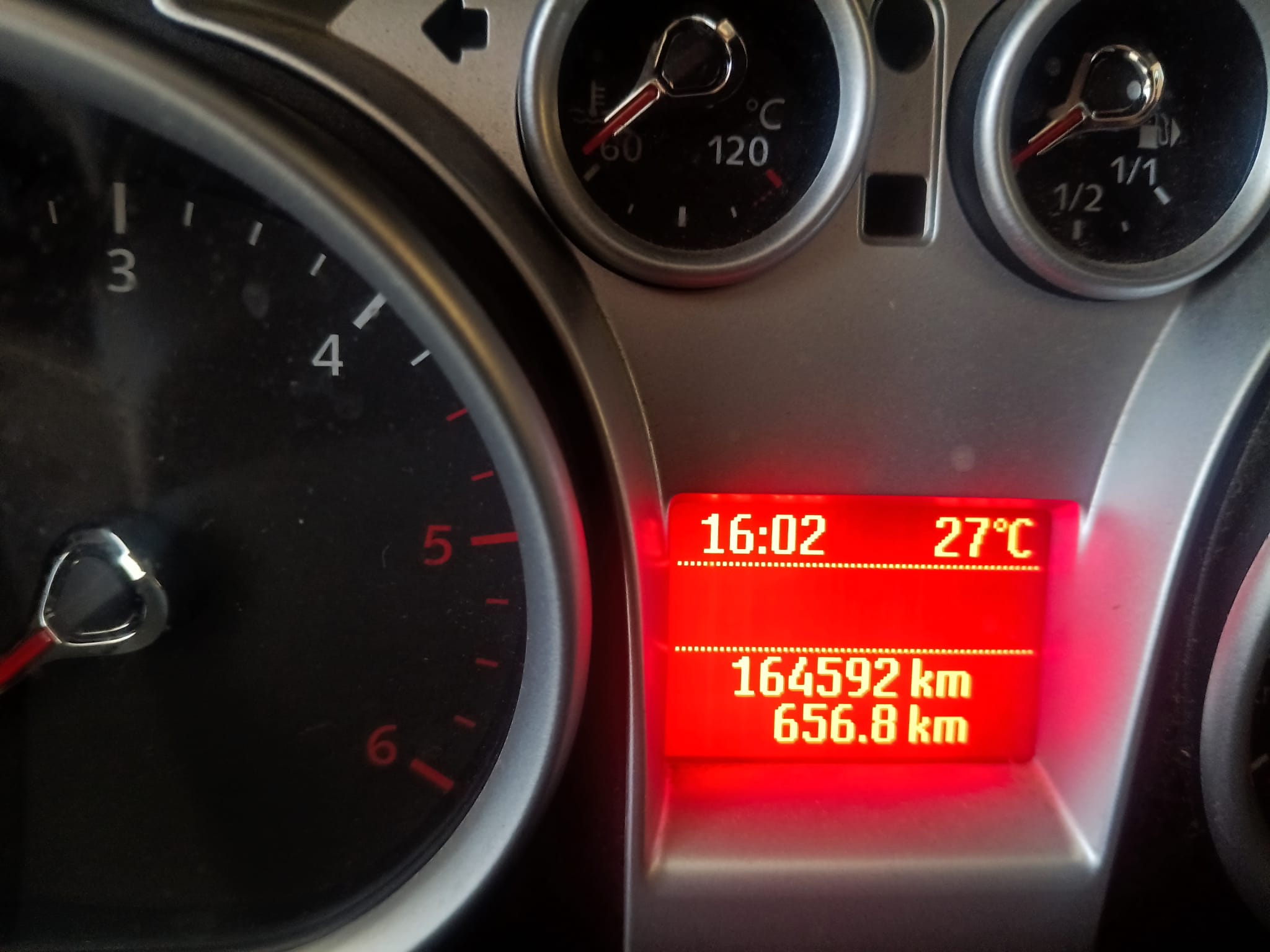 Ford Kuga 2.0 TDCI 2WD Trend - Imagen 6